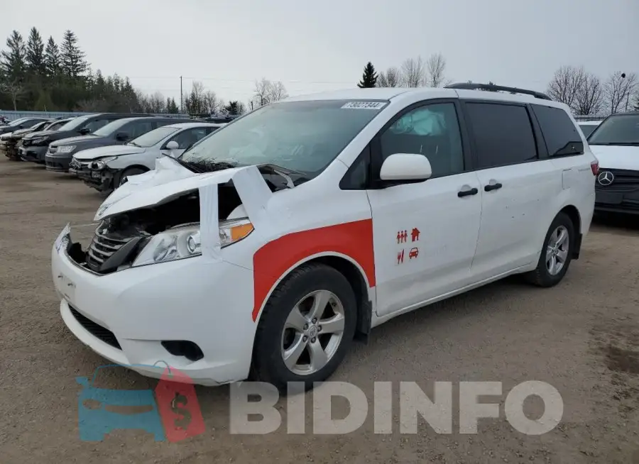 5TDZZ3DCXHS835731 Photo# 1