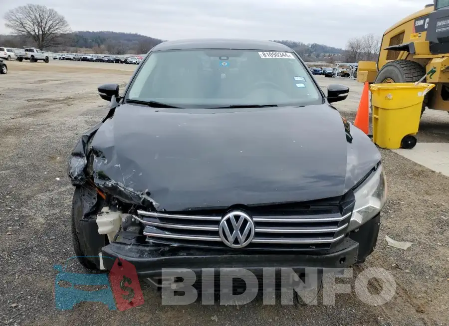 1VWBS7A35FC007017 Photo# 5