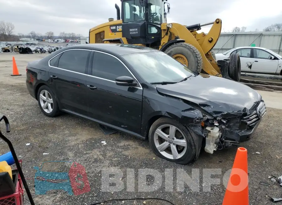 1VWBS7A35FC007017 Photo# 4