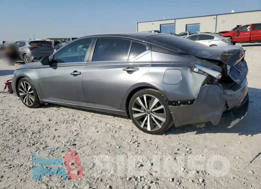1N4BL4CV3LN311885 Photo# 2