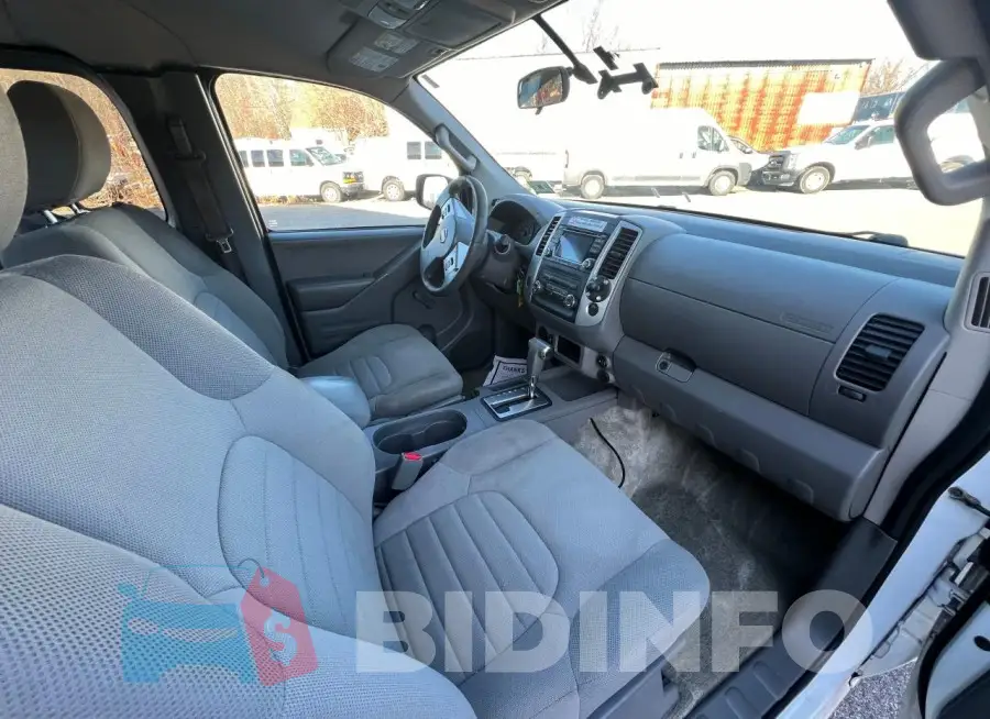 1N6BD0CT4HN735286 Photo# 5