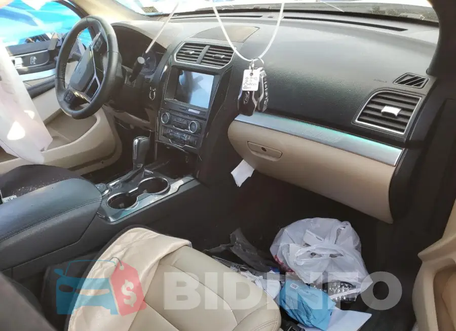 1FM5K8D86HGA73001 Photo# 8
