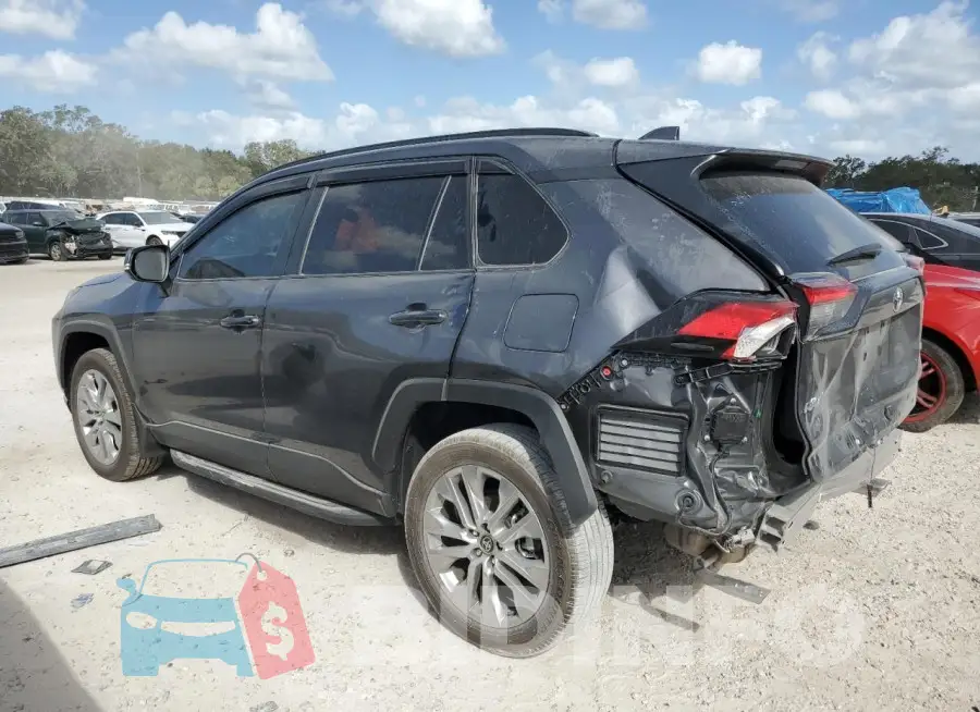 2T3C1RFV2RC271816 Photo# 2