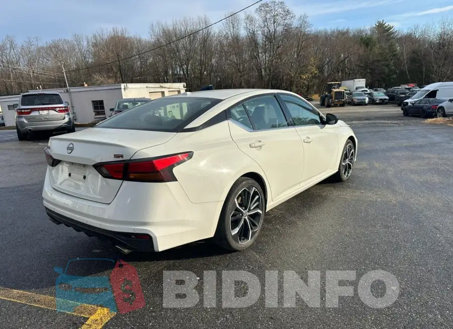1N4BL4CV4PN355013 Photo# 3