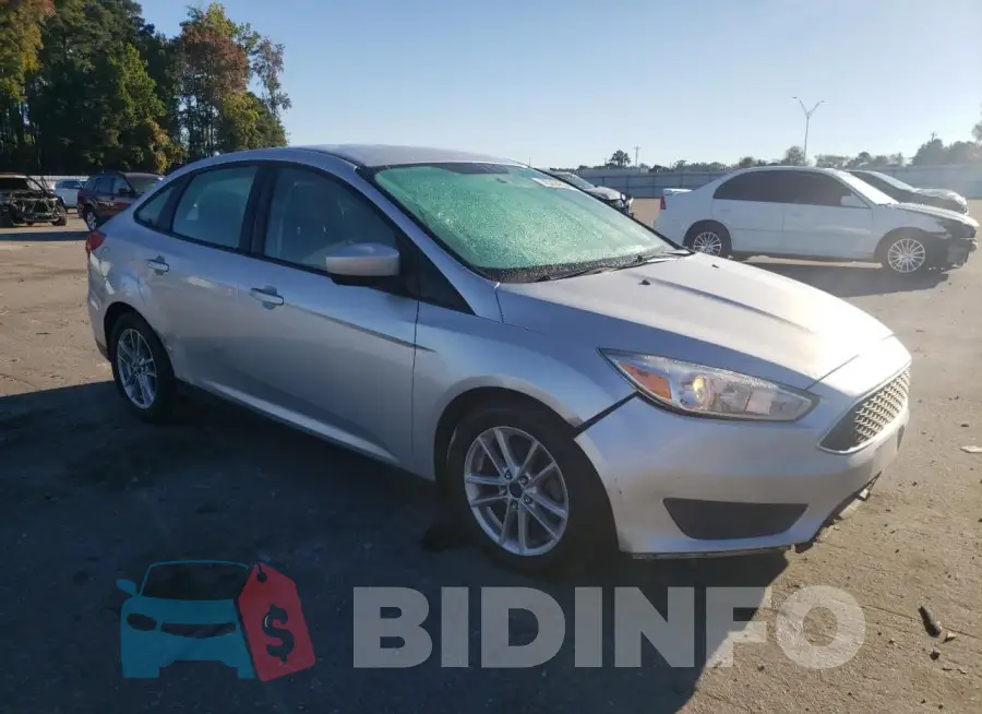 1FADP3F23JL250457 Photo# 4