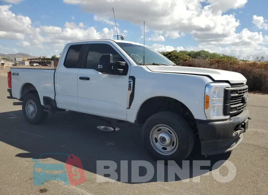 1FT7X2BA2PED34944 Photo# 4