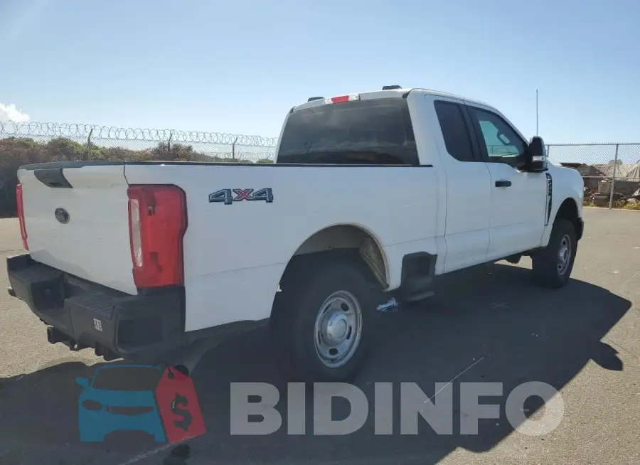 1FT7X2BA2PED34944 Photo# 3