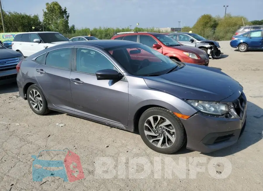 19XFC2F72HE077697 Photo# 4