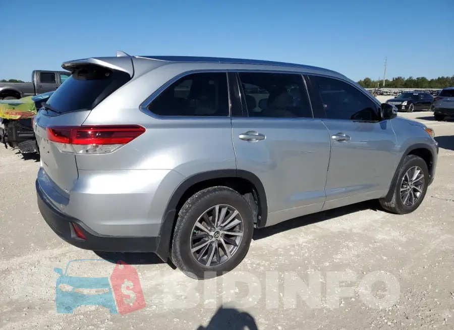 5TDKZRFH8JS537827 Photo# 3