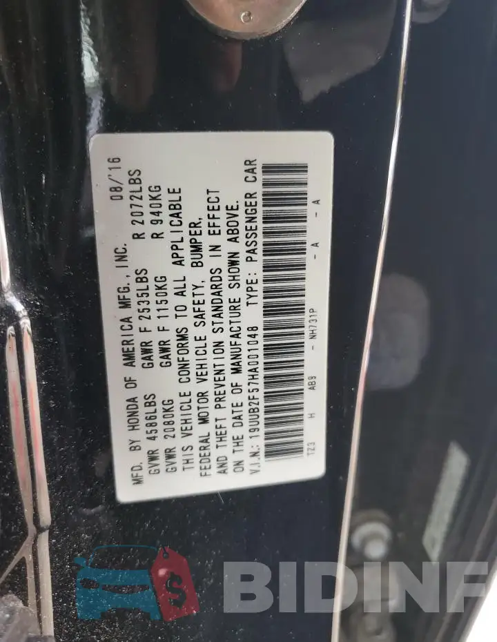 19UUB2F57HA001048 Photo# 13