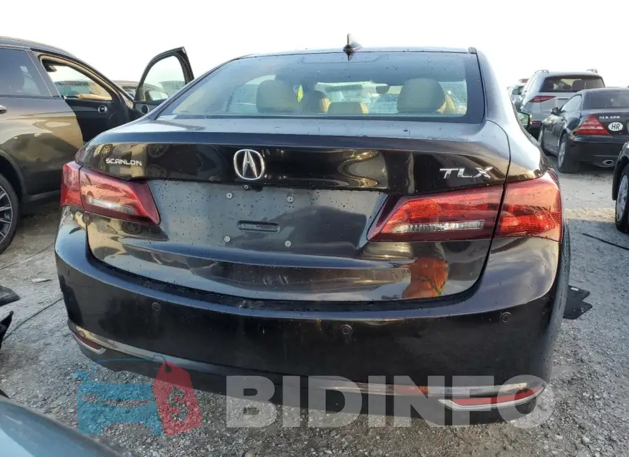 19UUB2F77FA018530 Photo# 6