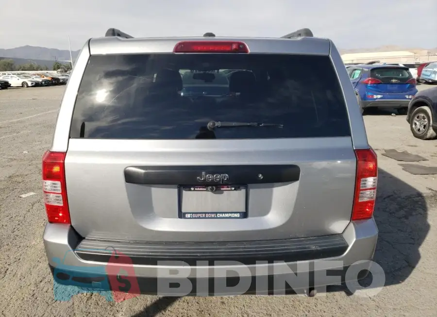 1C4NJPBB3GD569633 Photo# 6