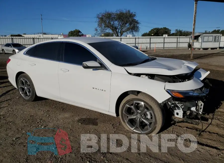 1G1ZD5ST8RF141160 Photo# 4