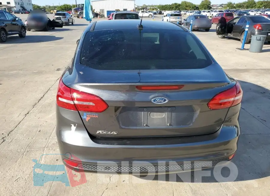1FADP3E22JL308219 Photo# 6