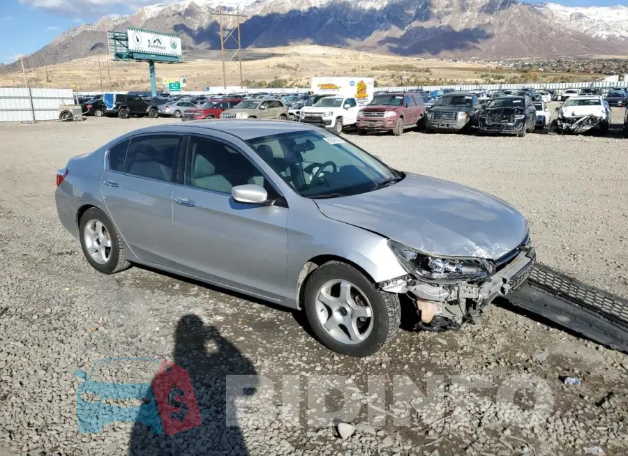 1HGCR2F38FA128524 Photo# 4
