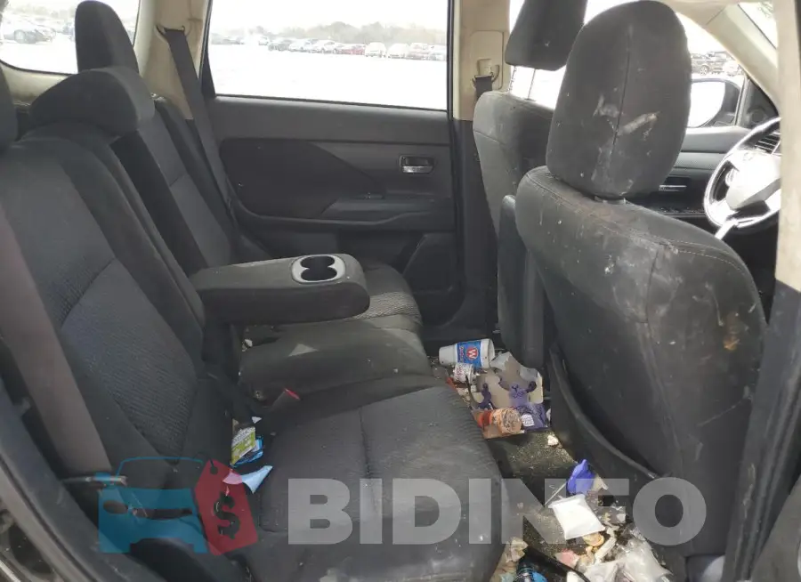 JA4AD3A38JZ012178 Photo# 11