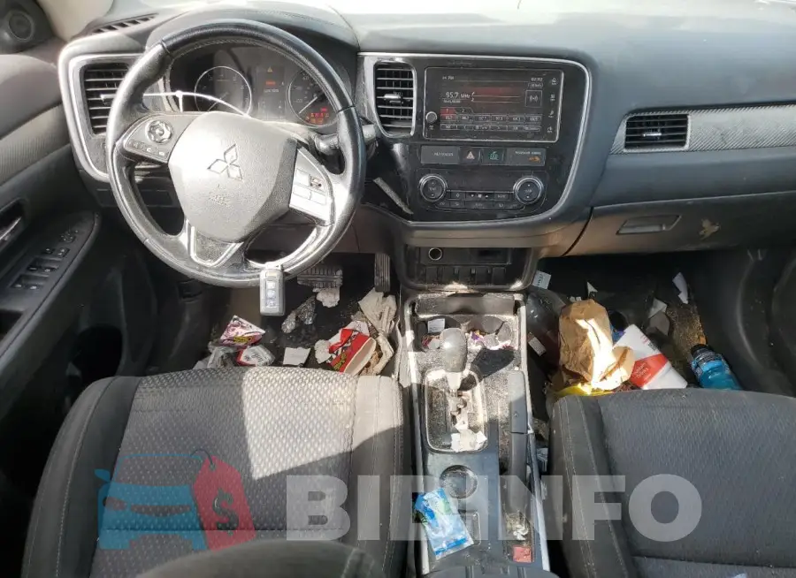 JA4AD3A38JZ012178 Photo# 8