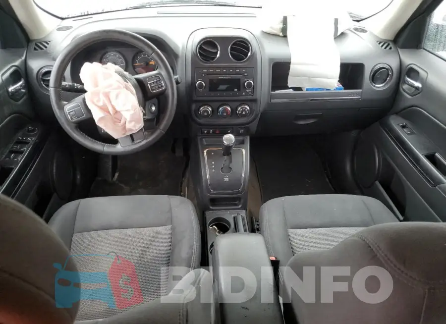 1C4NJPFB8FD400376 Photo# 8