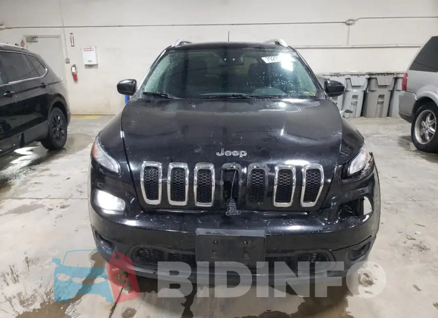 1C4PJLCB0HD223346 Photo# 5