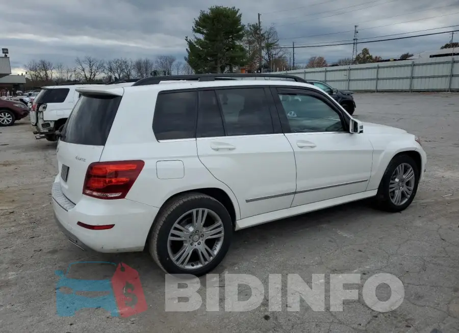 WDCGG8JB8FG338443 Photo# 3