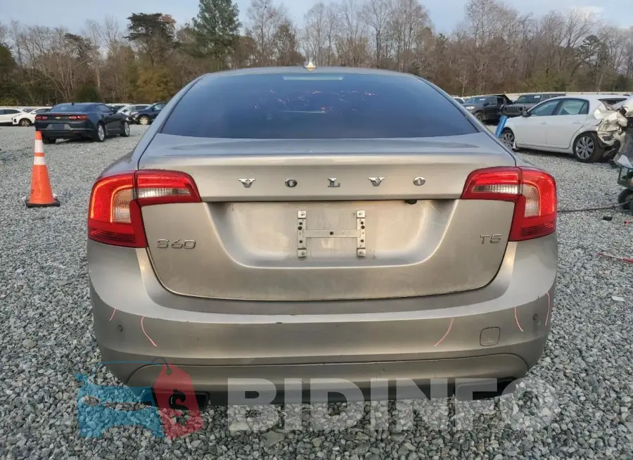 YV126MFK8F2338244 Photo# 6