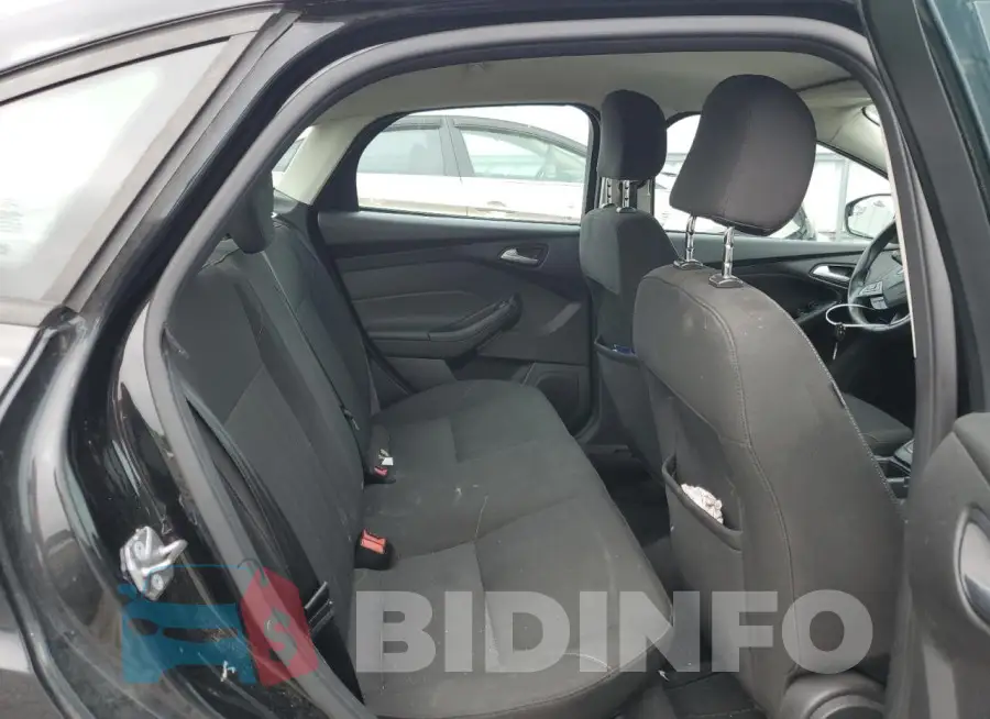 1FADP3F22FL267113 Photo# 10