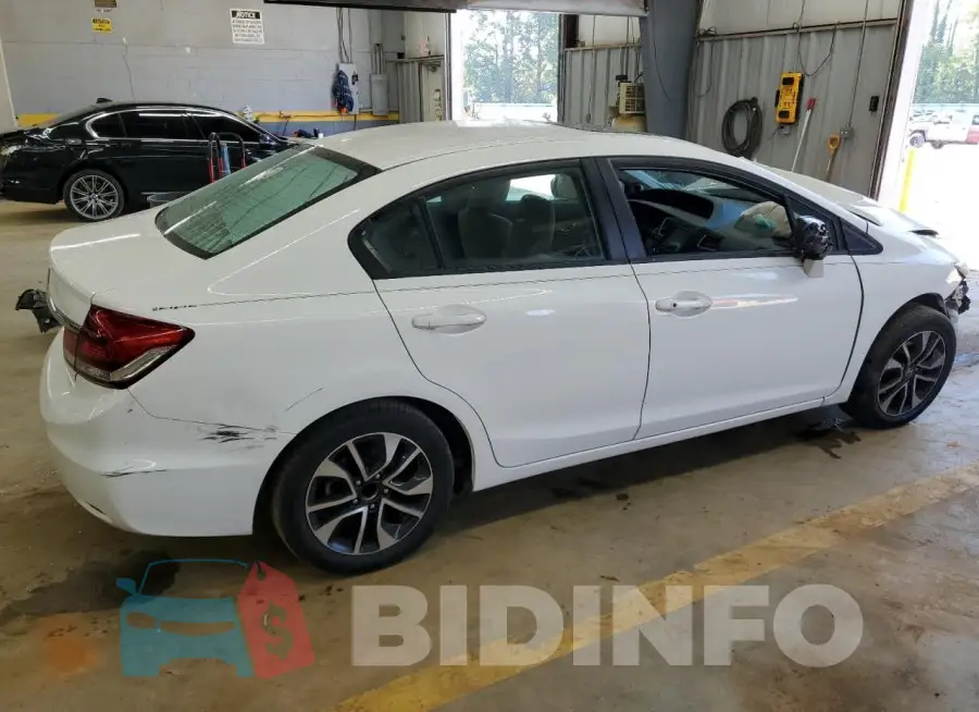 19XFB2F88FE208933 Photo# 3