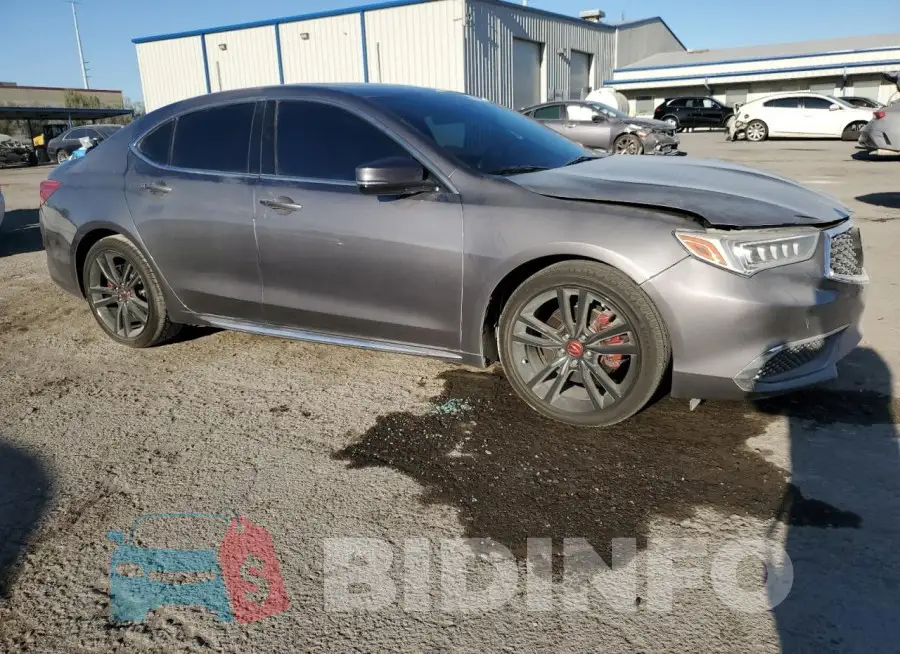 19UUB2F48KA010565 Photo# 4
