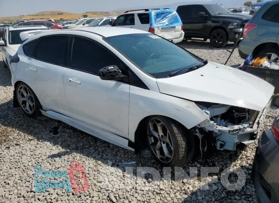 1FADP3L94GL369726 Photo# 4