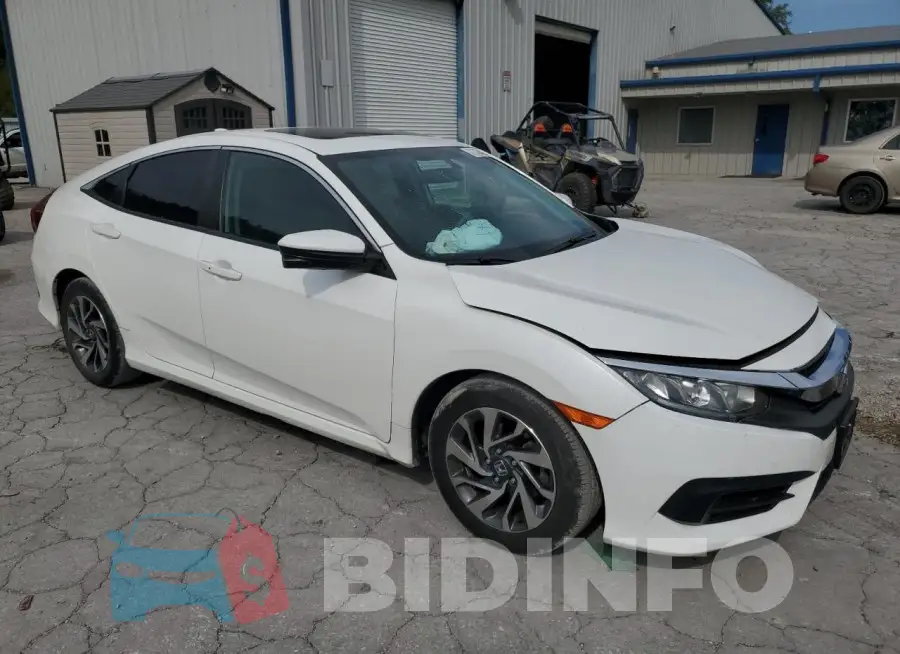 19XFC2F72HE066246 Photo# 4