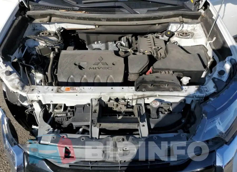 JA4AD3A34JZ060924 Photo# 12