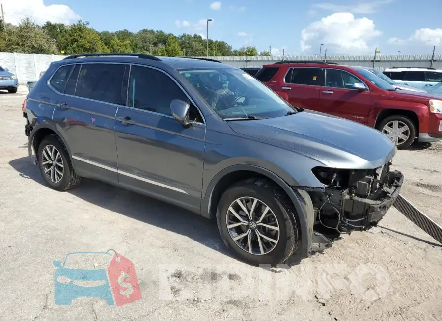 3VV3B7AX6JM201588 Photo# 4