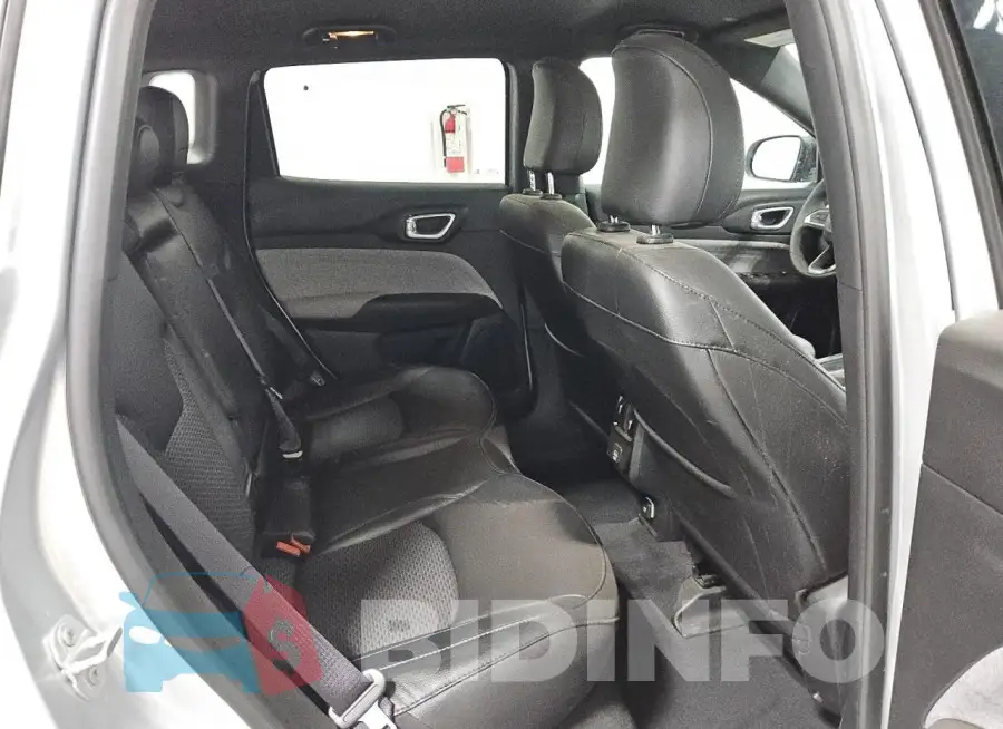 3C4NJDBN2RT111068 Photo# 10