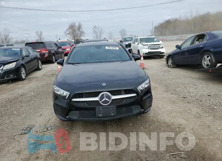 WDD3G4FB1KW028548 Photo# 5