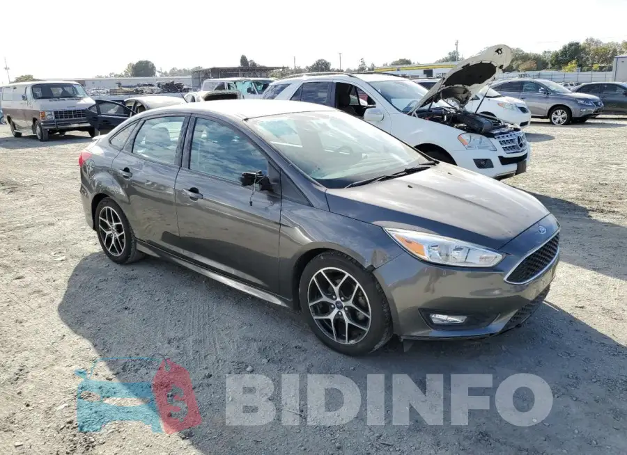 1FADP3F24GL337390 Photo# 4