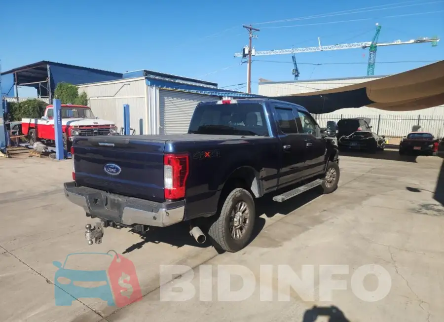 1FT7W2B63JEB33611 Photo# 4