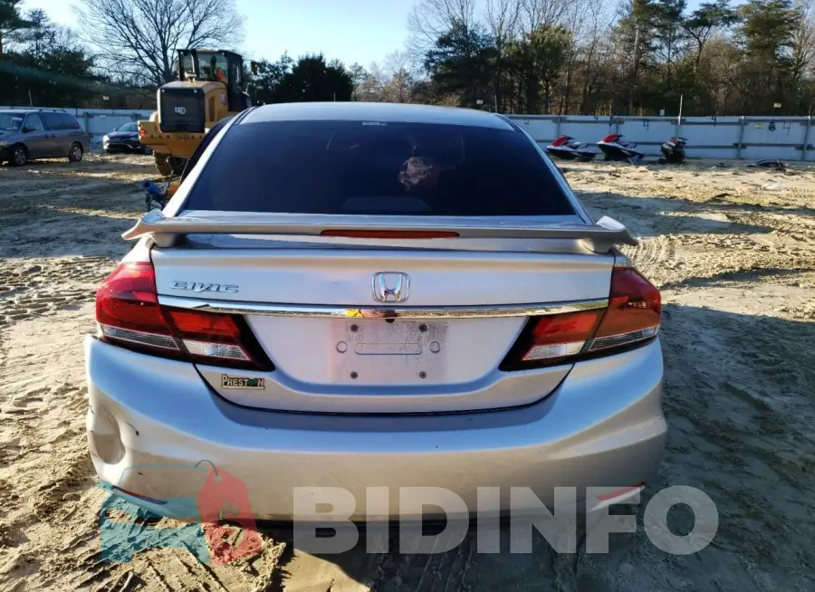 19XFB2F83FE225557 Photo# 6