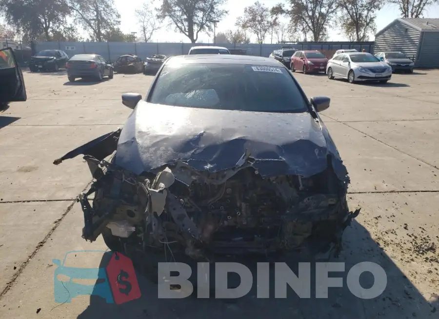 19UDE2F33JA000586 Photo# 5