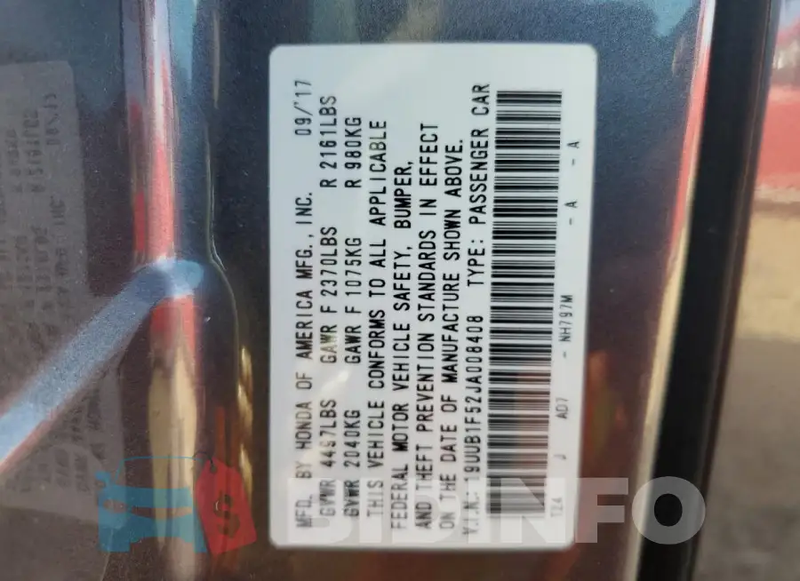 19UUB1F52JA008408 Photo# 12