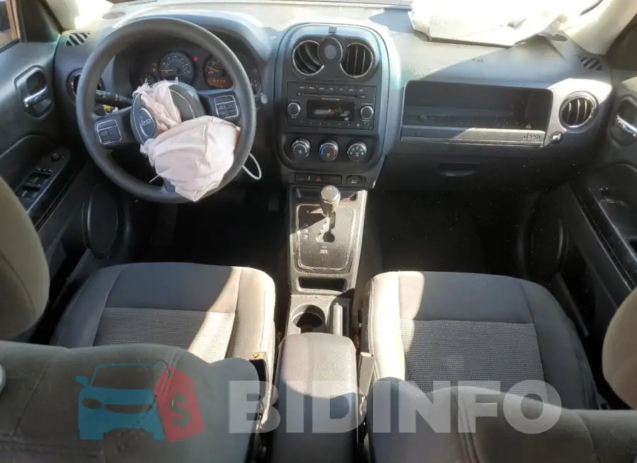 1C4NJPBB1FD401438 Photo# 8