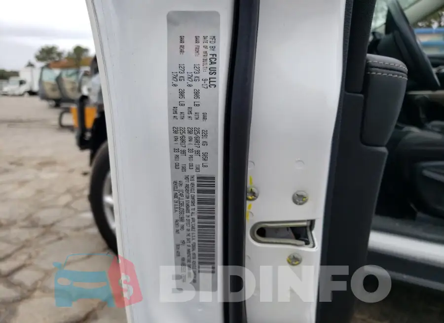 1C4PJLCB5JD561900 Photo# 14