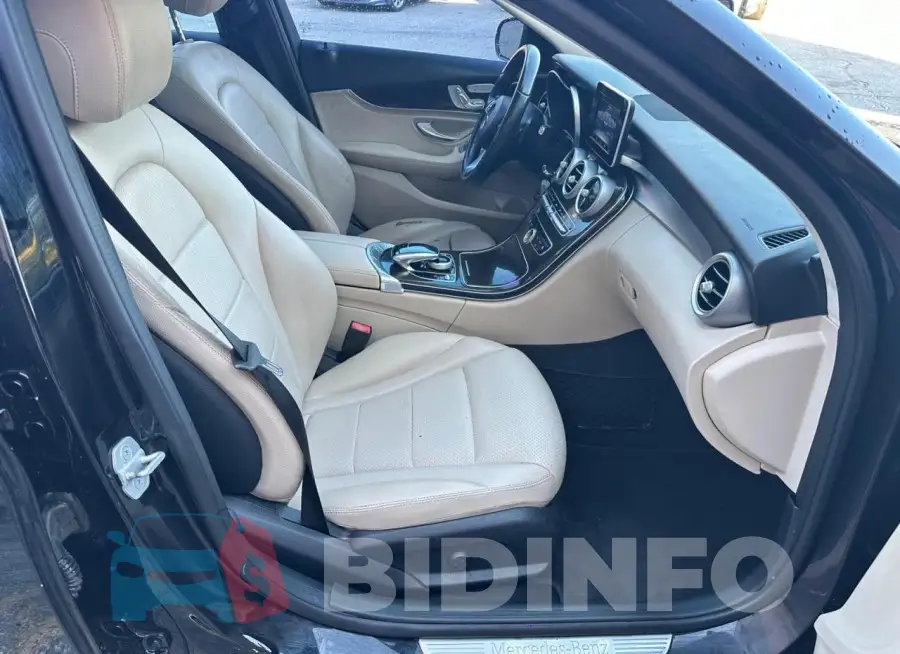 WDDWF4KB2GR140058 Photo# 5