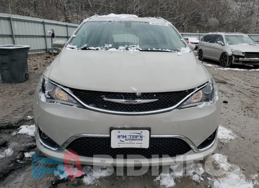 2C4RC1EG7HR839543 Photo# 5