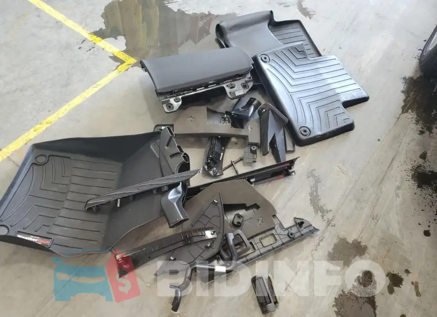 YV4A22PK5H1173209 Photo# 13