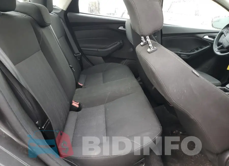 1FADP3F26GL237372 Photo# 10