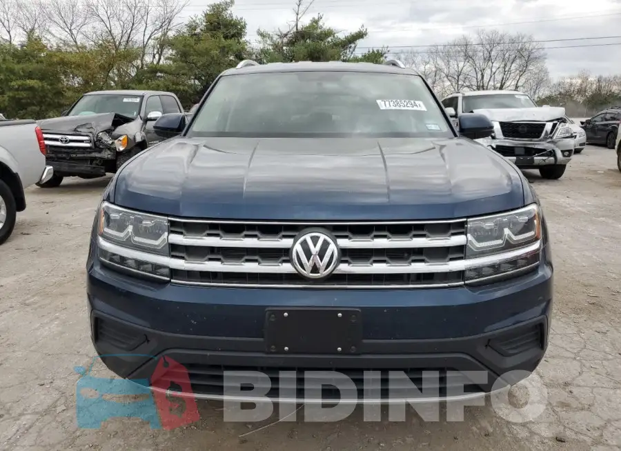 1V2AR2CA9JC588635 Photo# 5