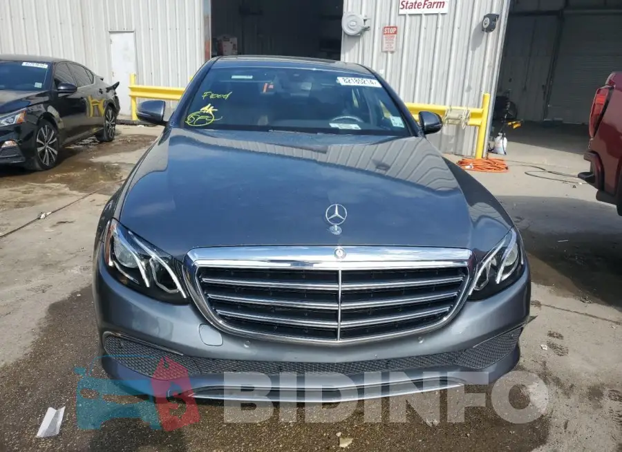 WDDZF4JB7HA213617 Photo# 5