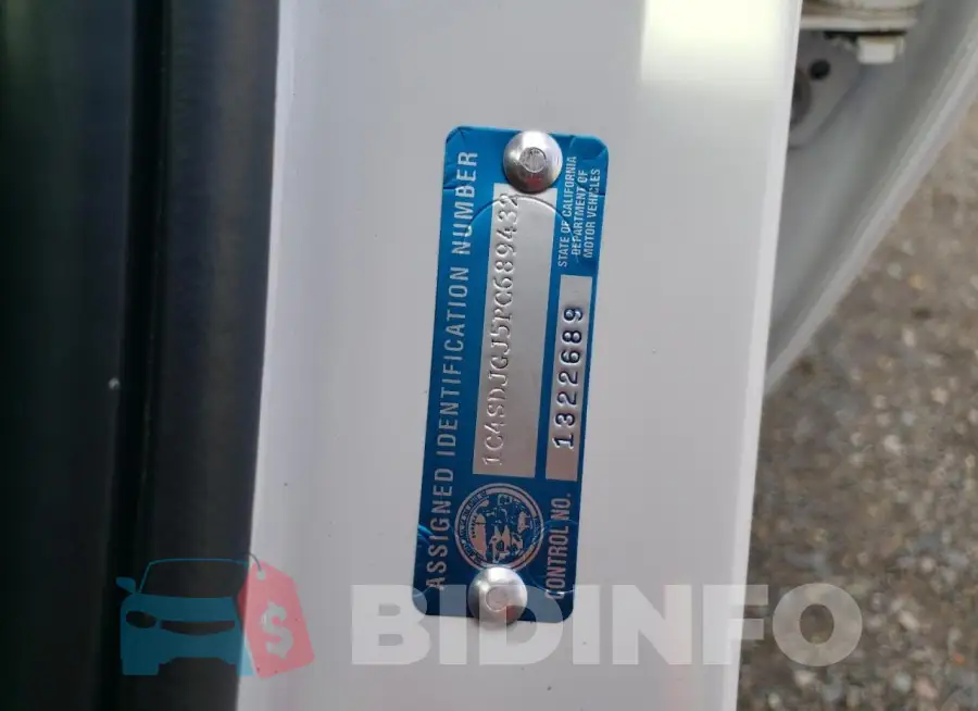 1C4SDJGJ5PC689432 Photo# 13