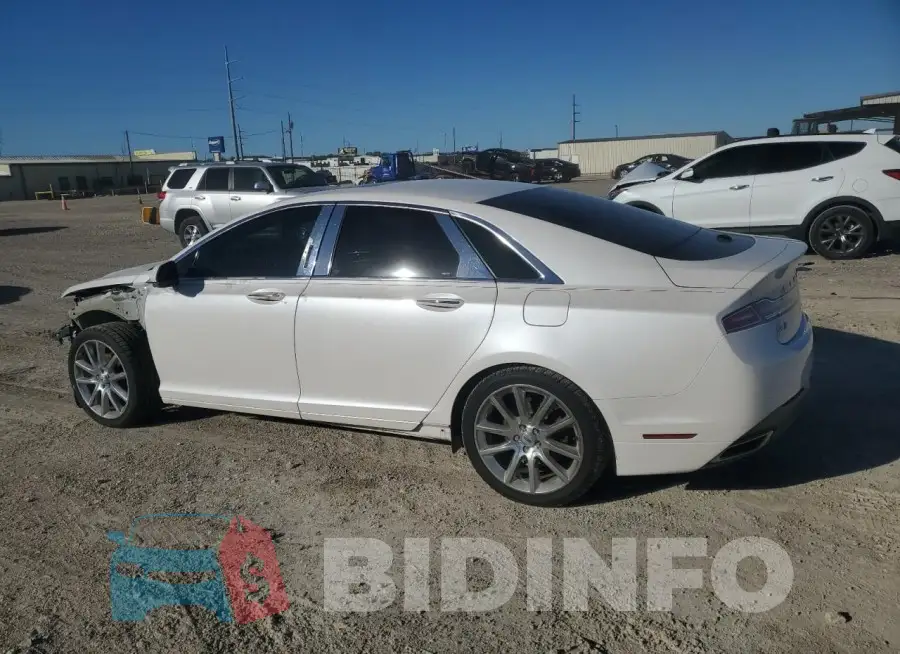 3LN6L2LUXGR616385 Photo# 2