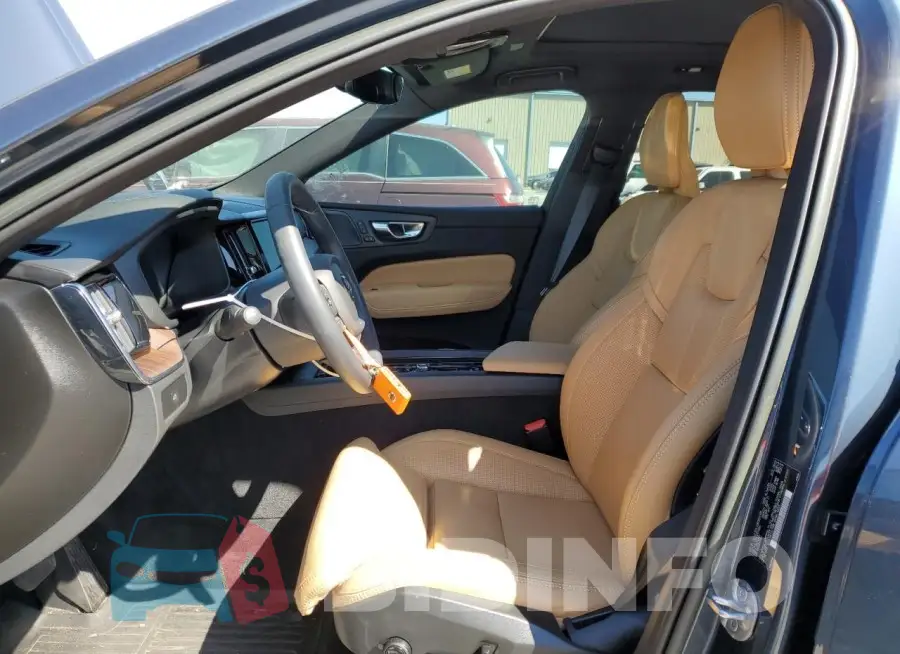 YV4L12DA1P1211024 Photo# 7